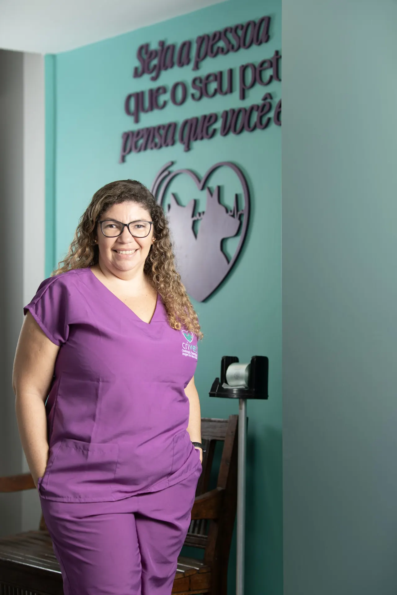 Parede com a frase "Seja a pessoa que o seu pet pensa que você é"